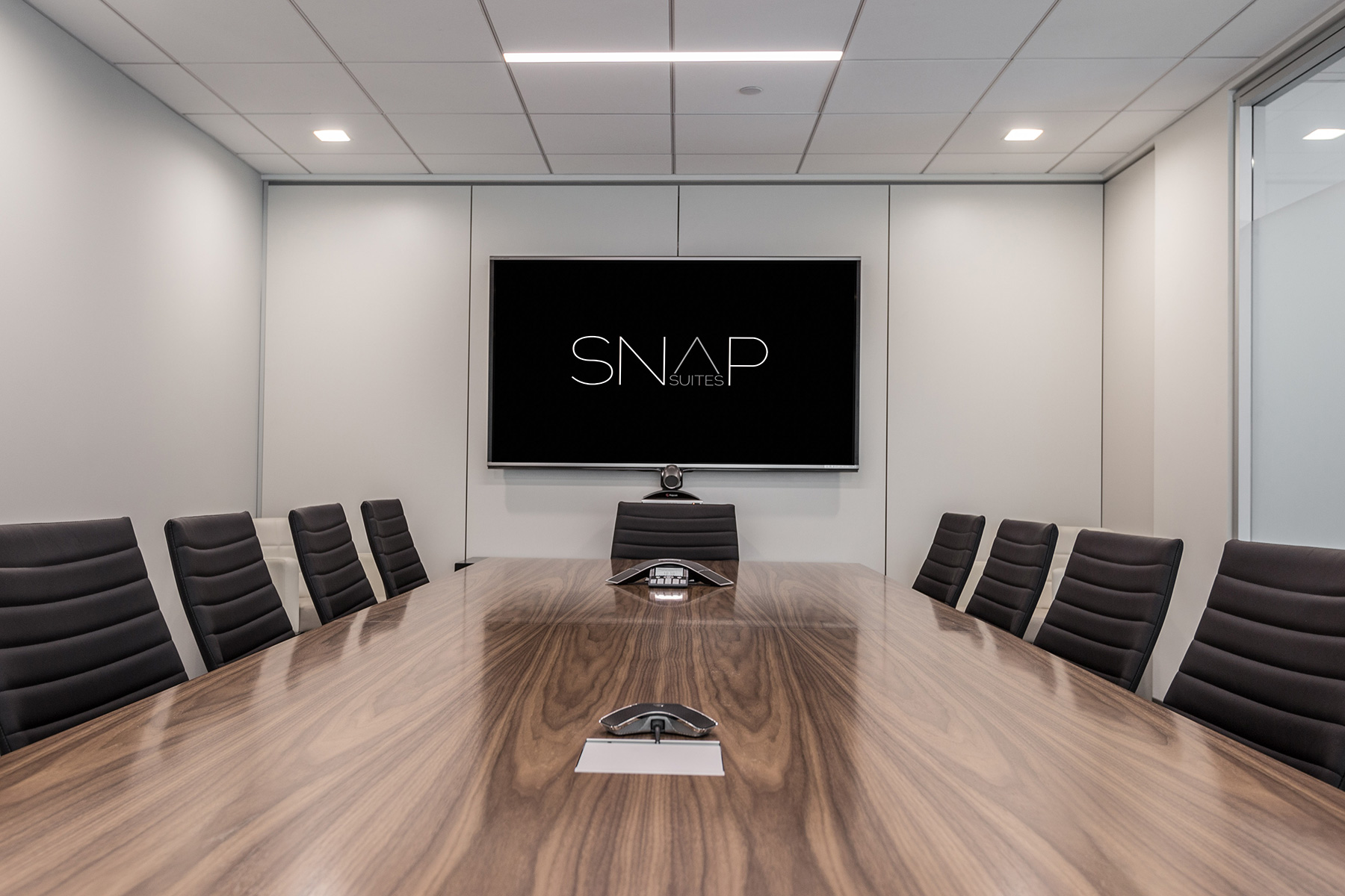 Snapsuites conference room with television